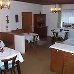 Haus Gruenstein ホームステイ