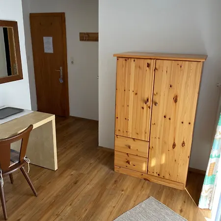 Haus Grunstein Проживание в семье Бибервир