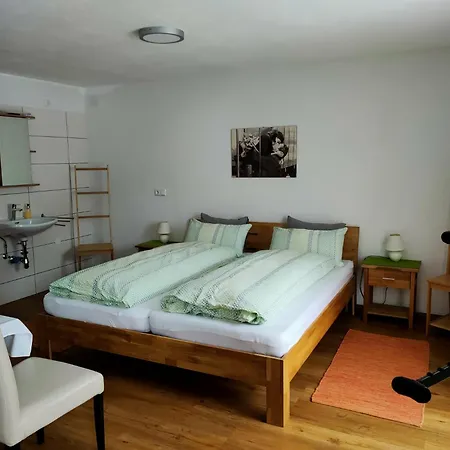 Haus Gruenstein Homestay szállás Biberwier